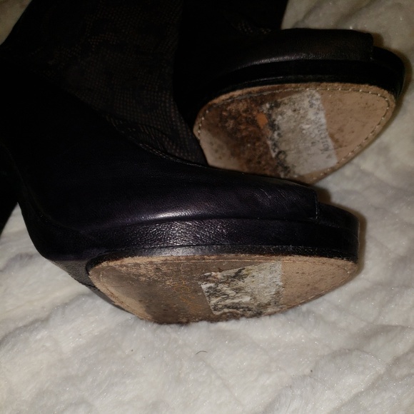 UGG COLLECTION open toe UGG booties - Picture 8 of 8